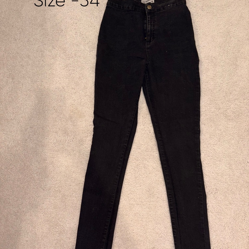 Women's Black High-Waisted Jeans